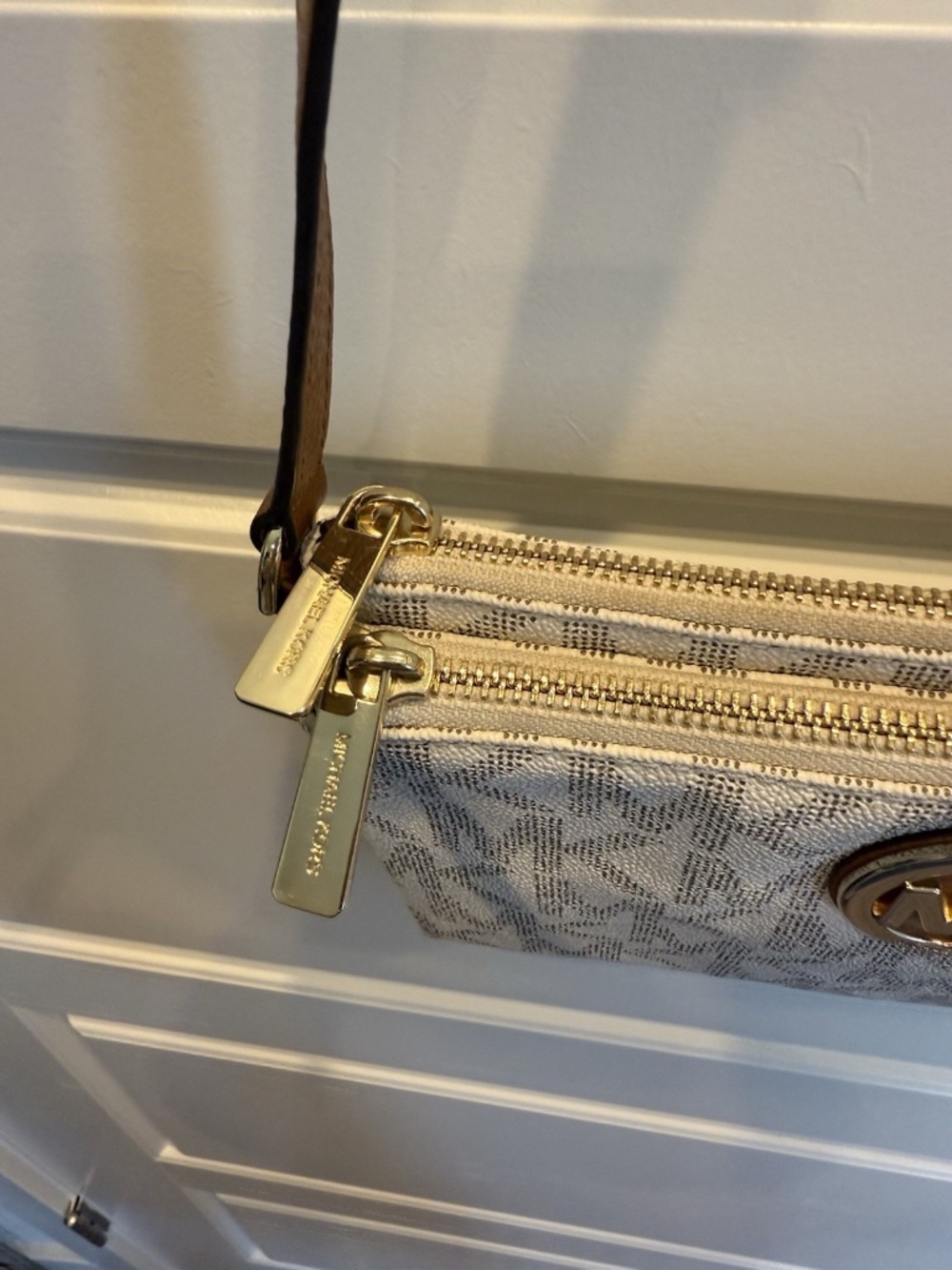 Authentic Michael Kors Fulton Double Zip Crossbody Cream Monogram - Picture 5 of 9
